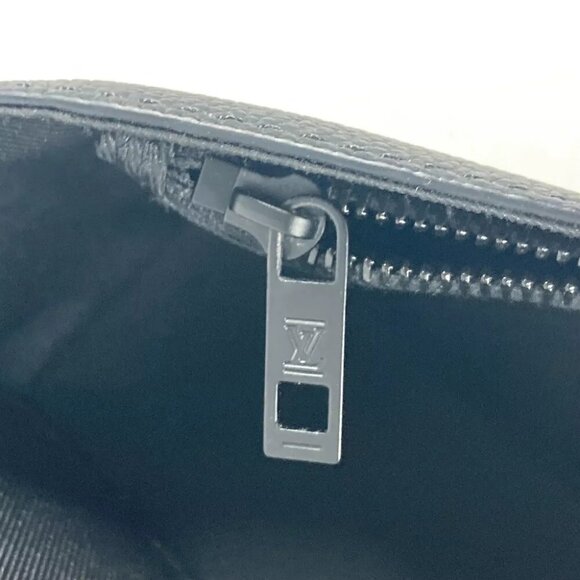 LOUIS VUITTON LV Aerogram Fastline - Wearable Pochette Body Bag - Picture 14 of 16